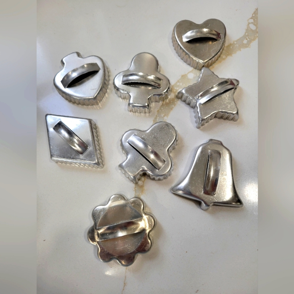 8 Aluminum cookie cutters
